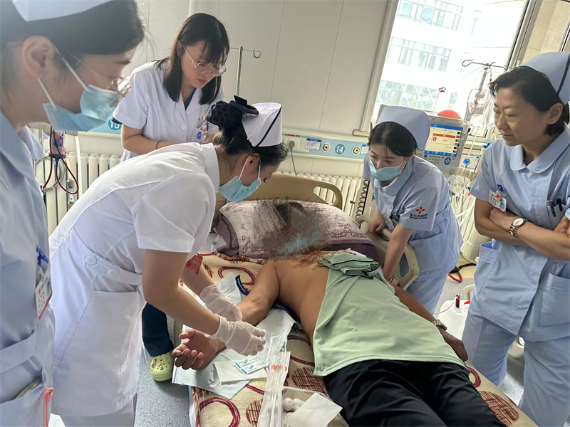 辽化医院血液透析中心成功开展辽阳市首例人工血管移植内瘘(AVG)穿刺技术