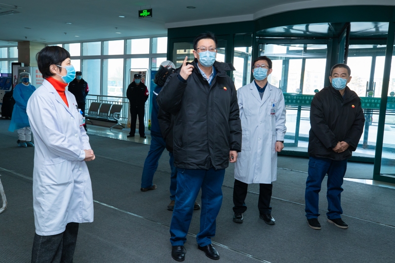 辽阳石化公司领导看望慰问疫情防控一线医护人员